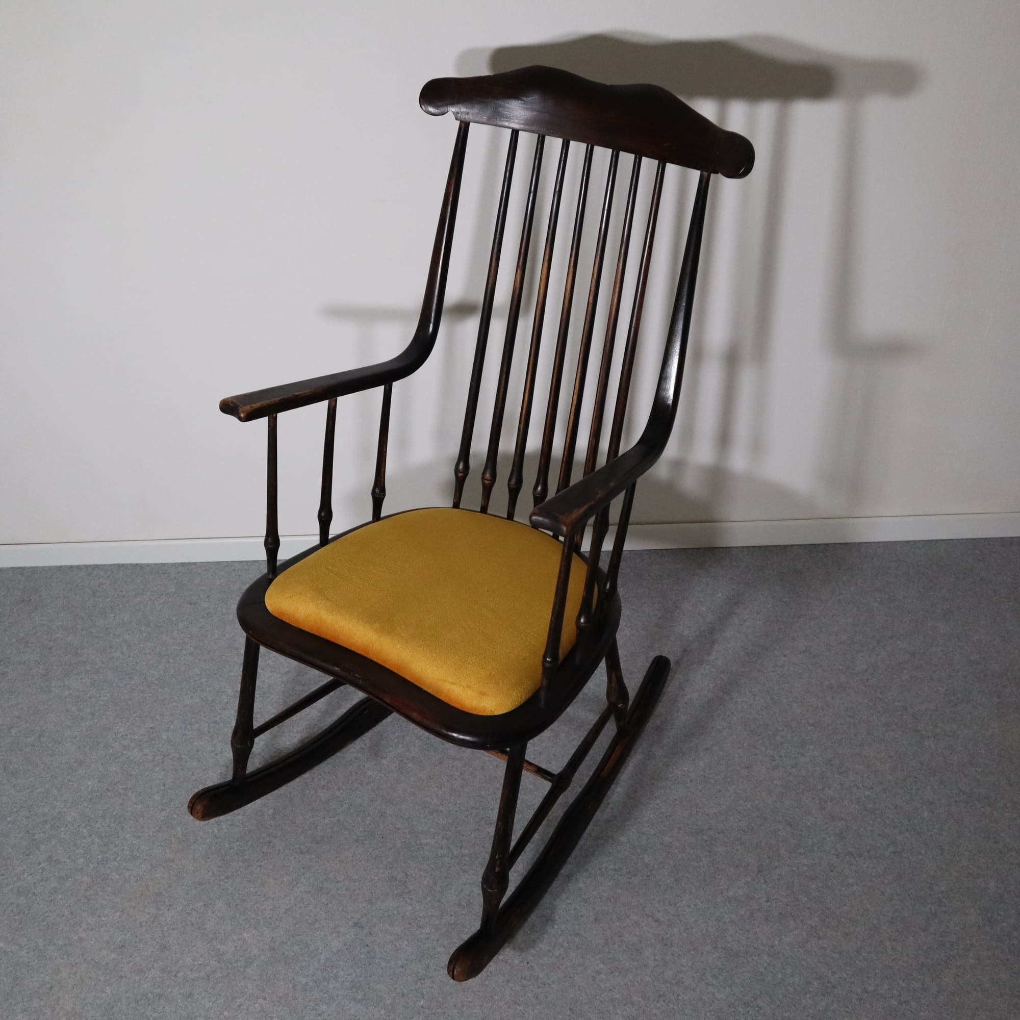 visionidepoca-sedia-dondolo-legno-ebanizzato-primi-900-antiquariato-modernariato-vintage