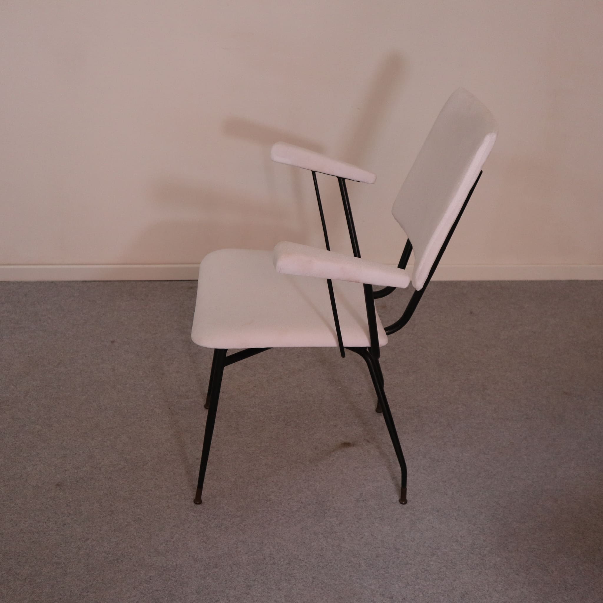 visionidepoca-visioni-depoca-chair-desk-metal-velvet-fabbric-50s-feet-brass-black-furniture-modern-vintage-antiques-made-italy-3
