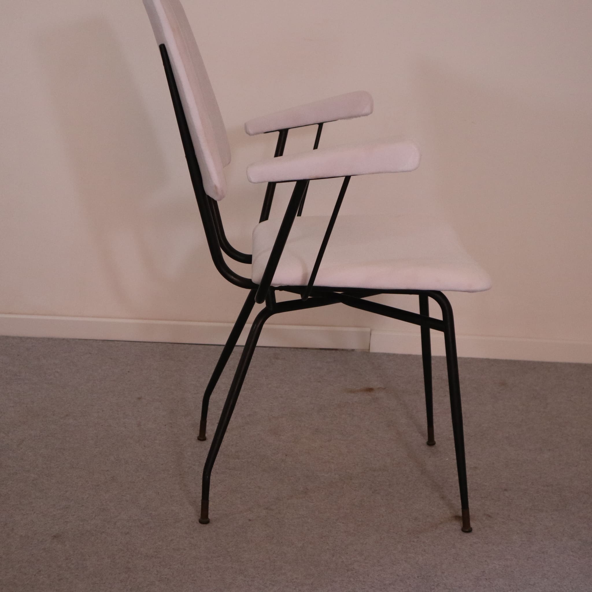visionidepoca-visioni-depoca-chair-desk-metal-velvet-fabbric-50s-feet-brass-black-furniture-modern-vintage-antiques-made-italy-5