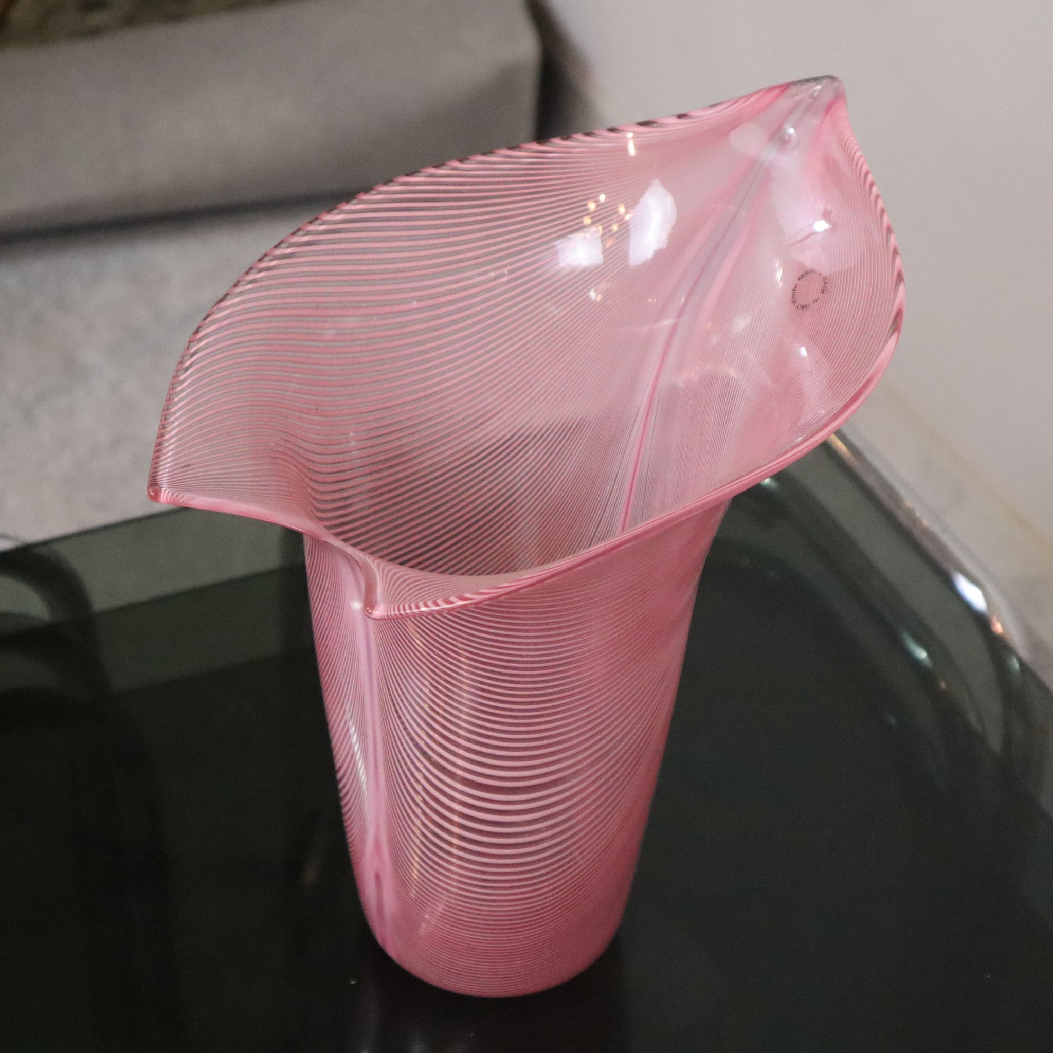 visionidepoca-modern-art-vase-in-murano-glass-filigree-by-venini-80s-pink-side-detail