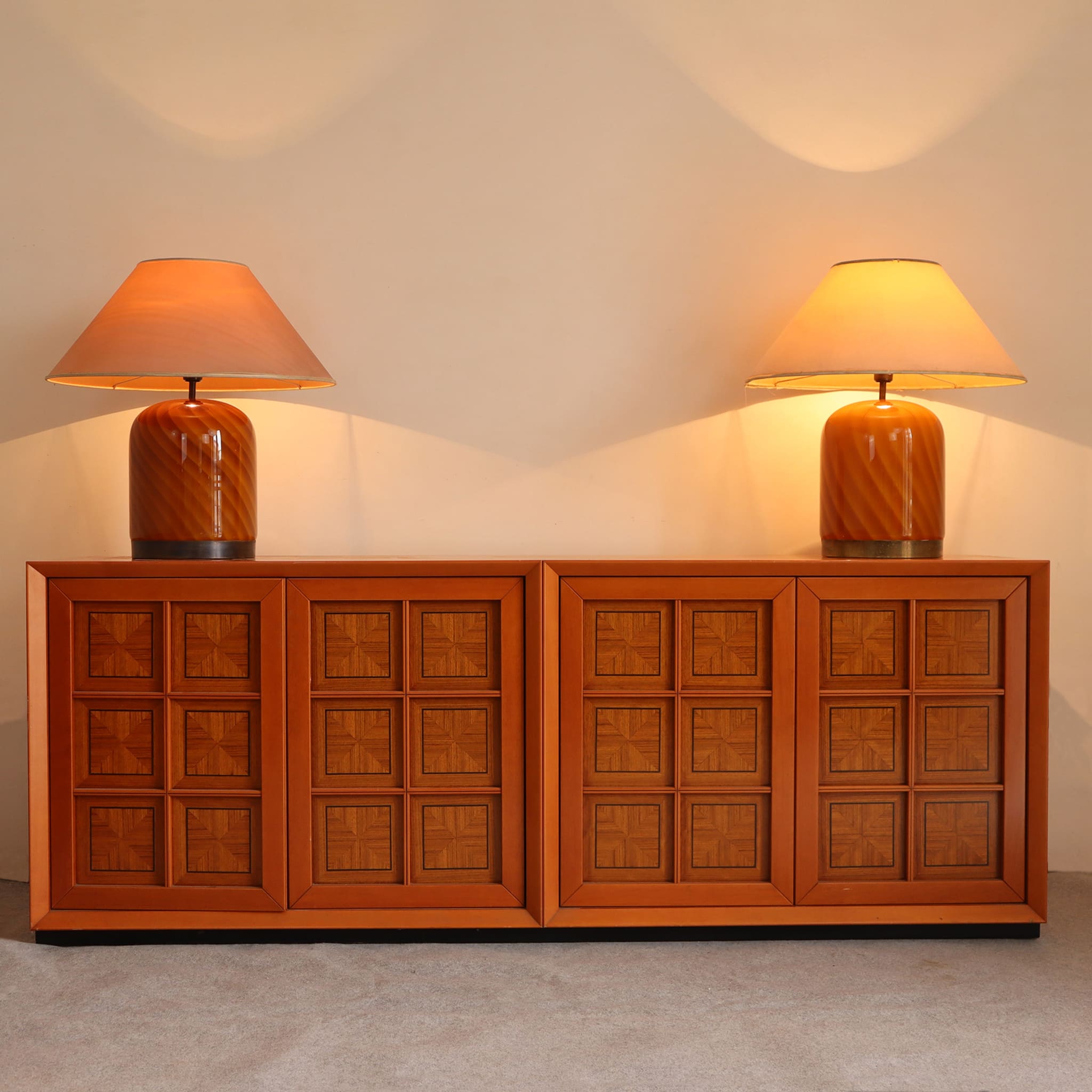 visionidepoca-modern-art-couple-sideboard-70s-fox-hunting-for-furnishing-line-4-doors-front-view