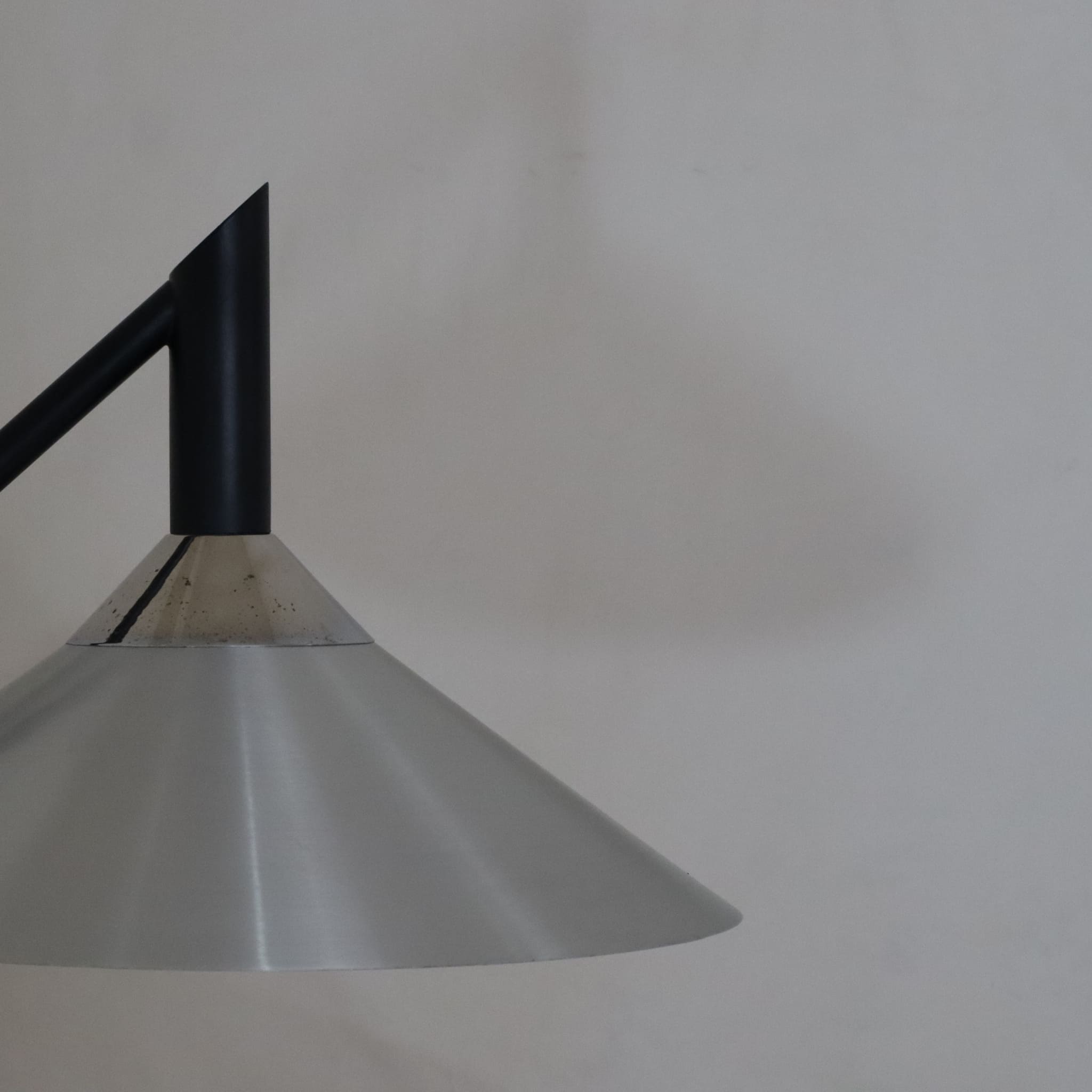 visionidepoca-modern-art-lighting-70s-lamp-with-marble-base-gino-sarfatti-style-detail-of-aluminium-shade