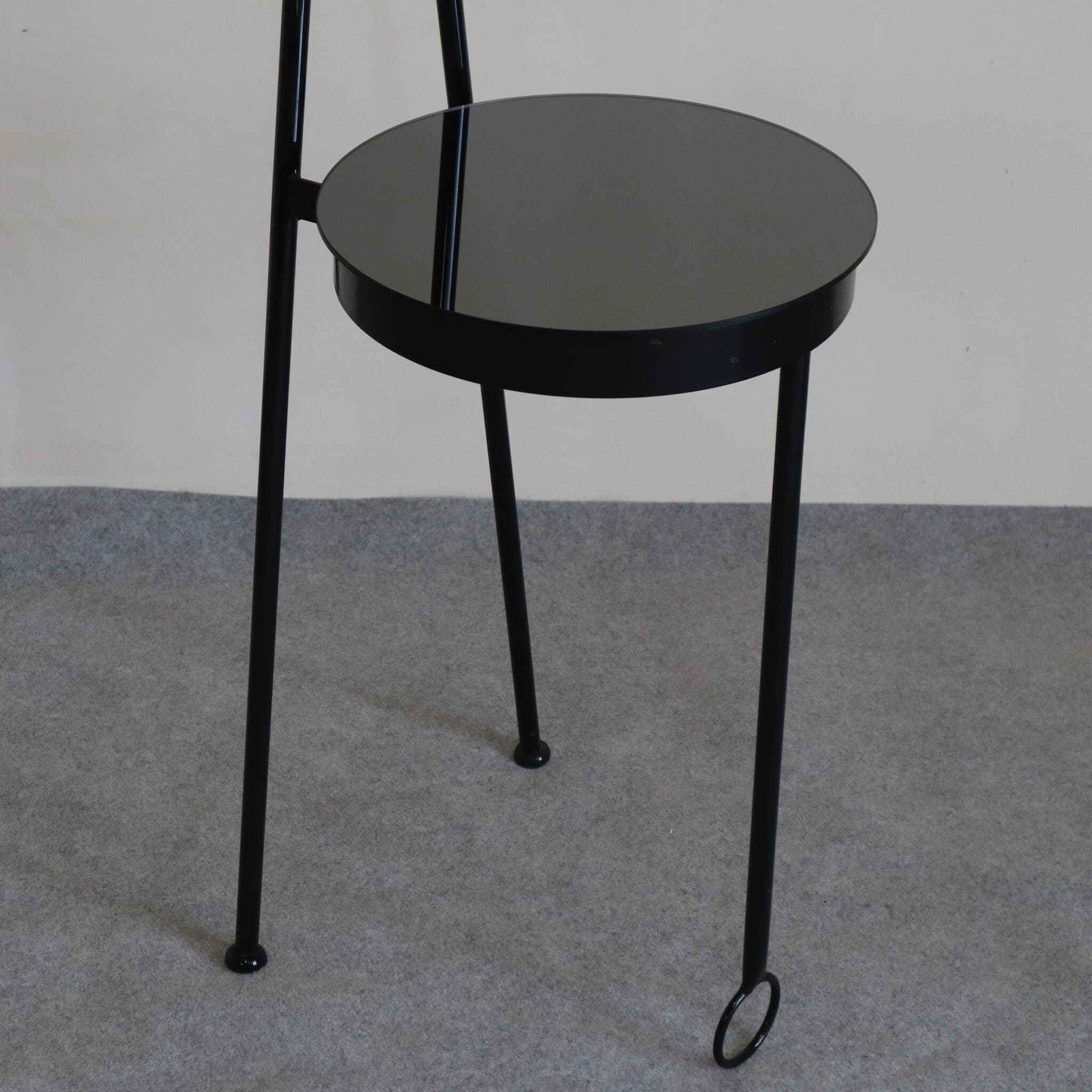 90s-black-dressing table-grey-mirror-philippe-starck-style-detail-of-base-and-feet-visionidepoca
