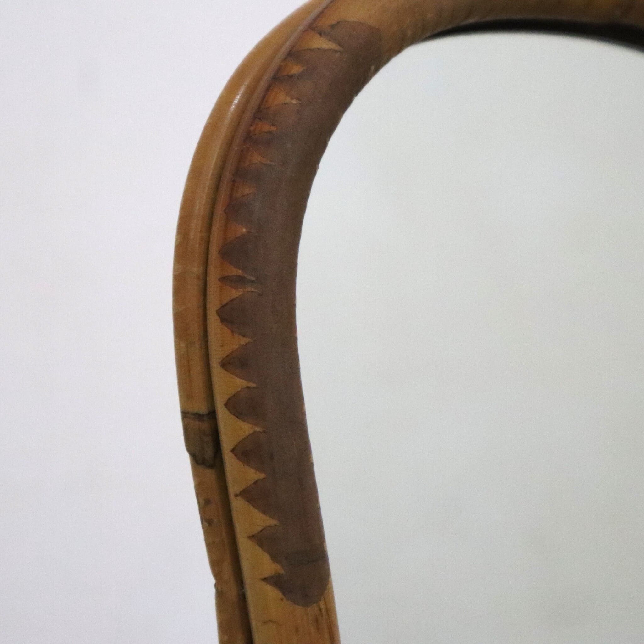 vintage-bamboo-support-mirror-60s-detail-lateral-motif-visionidepoca