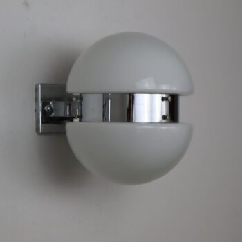 Pair of wall lamps appliques in opaline glass and metal, Italy, 70s - Image 5