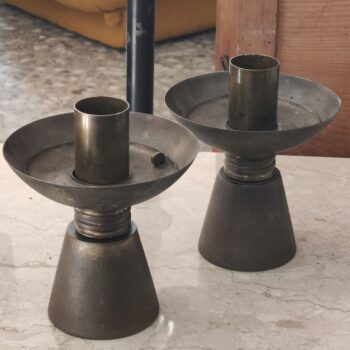 Coppia di candelabri Art Déco italiani in ottone massiccio degli anni '30 - immagine 4