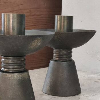 Coppia di candelabri Art Déco italiani in ottone massiccio degli anni '30 - immagine 3