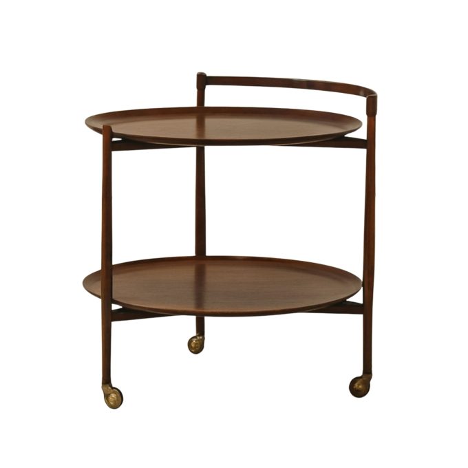 Carrello bar italiano in legno, anni ’60, design Mid-Century Modern, su sfondo bianco.