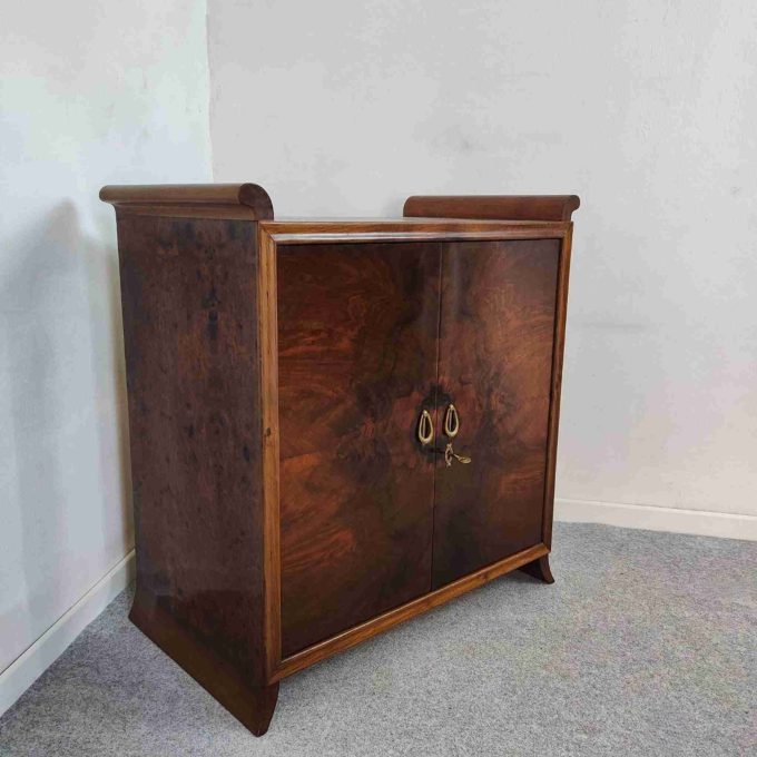 Mobile bar Art Déco in radica italiana, vista laterale, stile Gio Ponti, anni ’40.