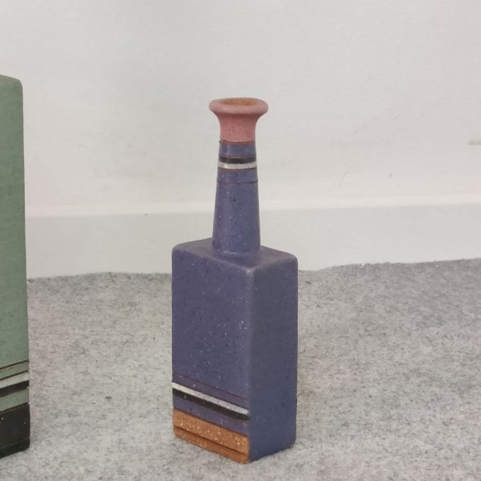 Decorative vase in glazed terracotta in shades of blue and pink, signed Vanni, 1970s, in the Bruno Gambone style