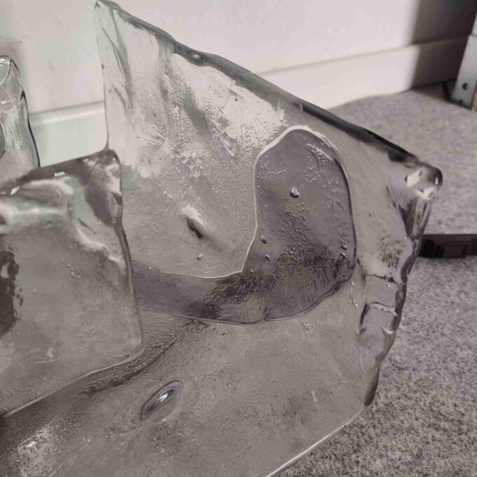 Primo piano della parete in vetro di Murano scolpito, lampada Mazzega, anni '70, Italia.