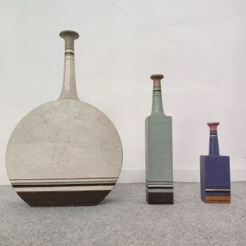 Set of three decorative vases in glazed terracotta, signed Vanni, Italy, 1970s, in the Bruno Gambone style