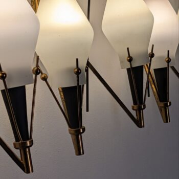 Set di tre applique in vetro opalino e ottone nello stile di Stilnovo, anni 60 - immagine 4