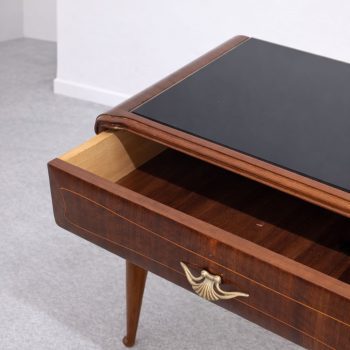 Coppia comodini anni ’60 in ciliegio con vetro nero e ottone Mid-Century Modern - immagine 6