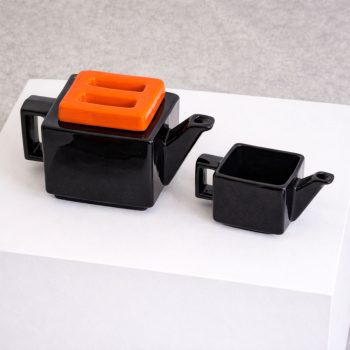 1970s Ettore Sottsass-style red and black glazed ceramic tea set, 9 pieces - Image 4