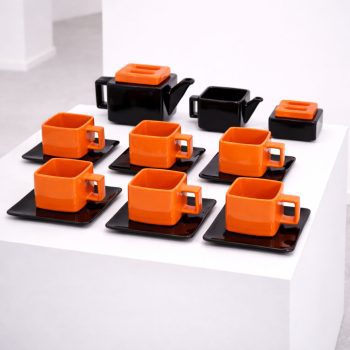 1970s Ettore Sottsass-style red and black glazed ceramic tea set, 9 pieces - Image 3