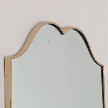 1950s Mid-Century Modern Italian Brass Shield-Shaped Mirror in the Style of Gio Ponti - Image 3
