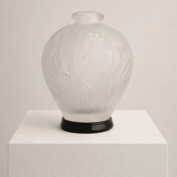 Vaso francese in vetro stile Lalique con motivi floreali, anni ’60 - immagine 4