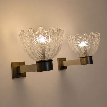 Coppia di appliques anni ’50 in ottone satinato e vetro di Murano attribuite a Barovier & Toso - immagine 4