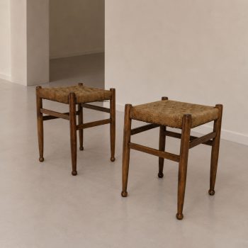 Coppia di sgabelliin legno e corda stile Charlotte Perriand, anni ’60 - immagine 4