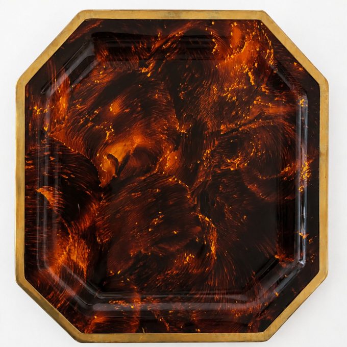 visionidepoca-dior-style-bakelite-tray-brass-border-close-up-surface-detail-italy-1970s