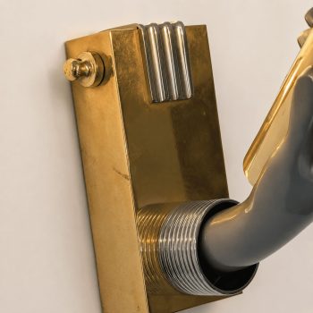 Coppia di appliques italiane in stile gotico a forma di mano in ottone e metallo, anni 70 - immagine 14