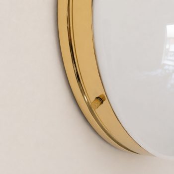 A pair of Stilnovo-style opal glass and brass wall lamps. - Image 10