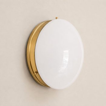 A pair of Stilnovo-style opal glass and brass wall lamps. - Image 9