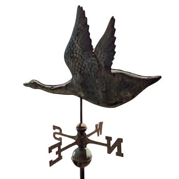 Early 1900s three-dimensional copper weathervane with flying swan - Image 1