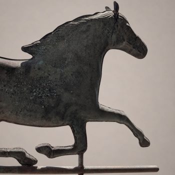 Segnavento primi ’900 in rame tridimensionale con cavallo in corsa - immagine 7