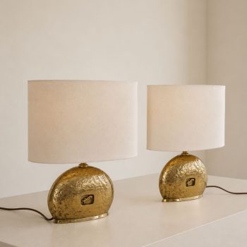 Coppia di lampade italiane anni ’70 in fusione di ottone con paralumi ovali - immagine 8