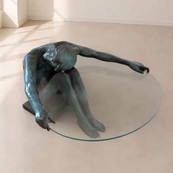 Sculptural coffee table featuring a female nude in bronze, France, 1950s. - Image 3