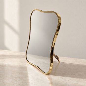 1950s Italian Brass Shield-Shaped Table Vanity Mirror By Gio Ponti - Image 3