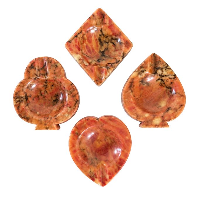visioniepoca-set-of-4-alabaster-poker-themed-ashtrays-made-in-italy-1970s-view-from-above